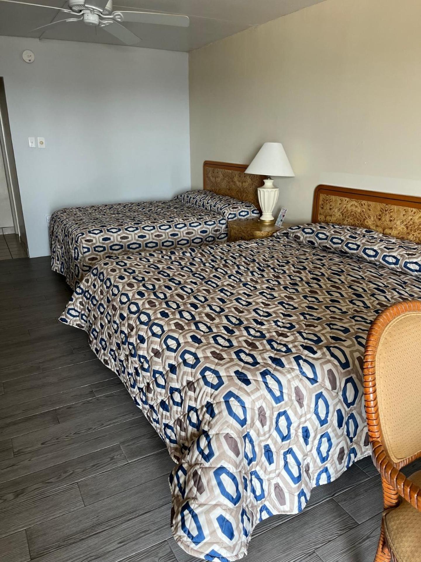 Landmark Motel Уайлдууд Екстериор снимка