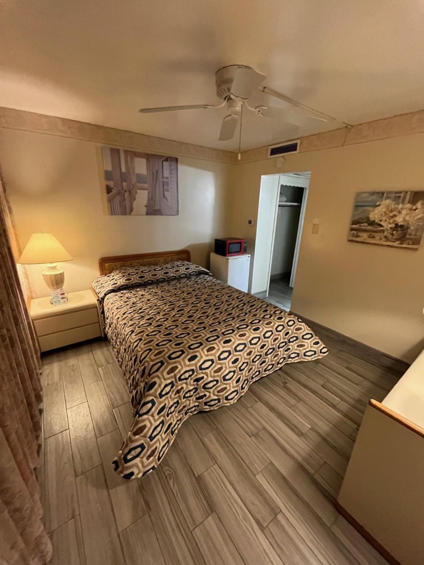 Landmark Motel Уайлдууд Екстериор снимка