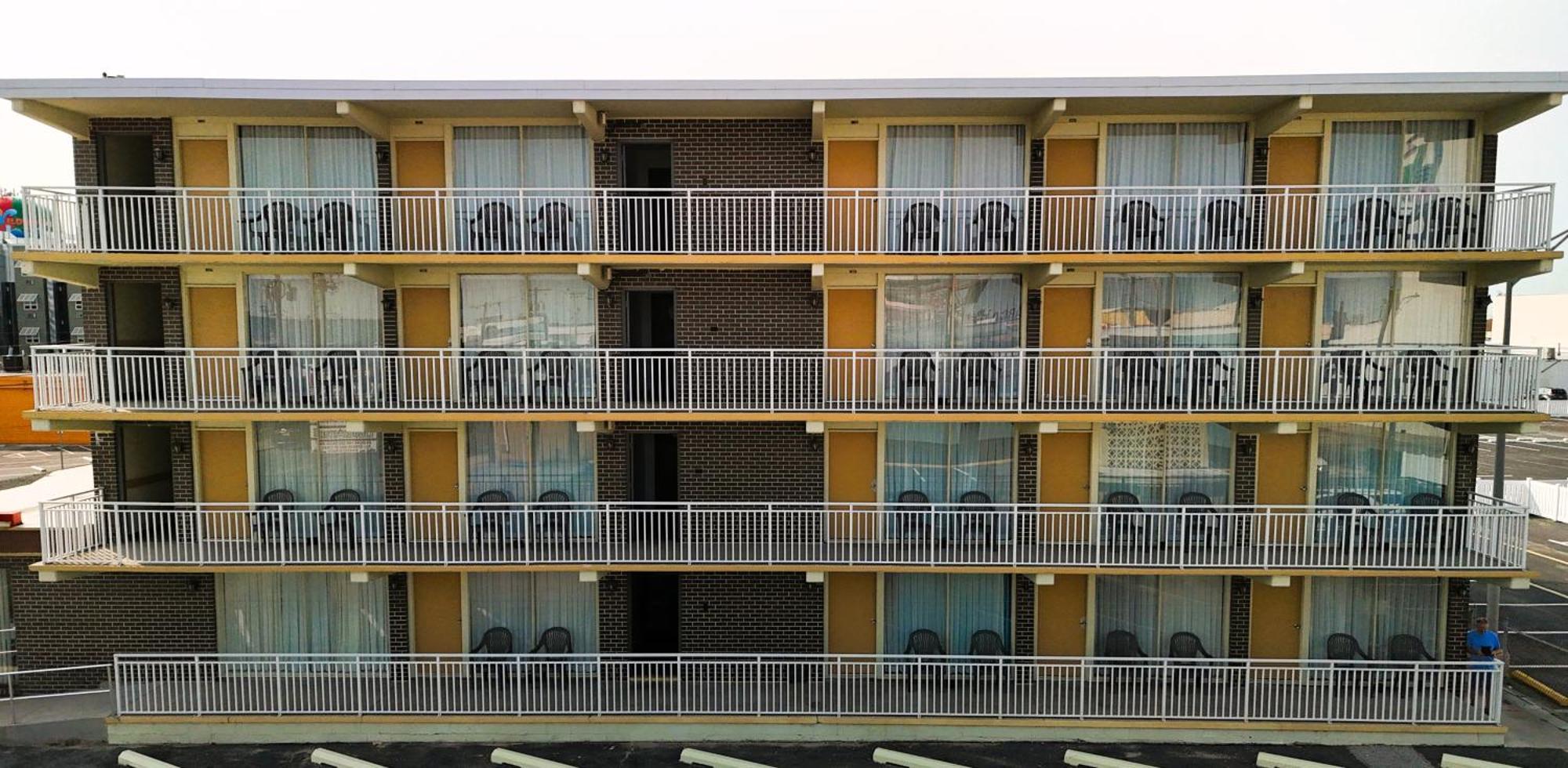 Landmark Motel Уайлдууд Екстериор снимка